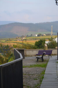 En la foto un mirador típico de un entorno rural donde suelen situarse casa de turismo rural